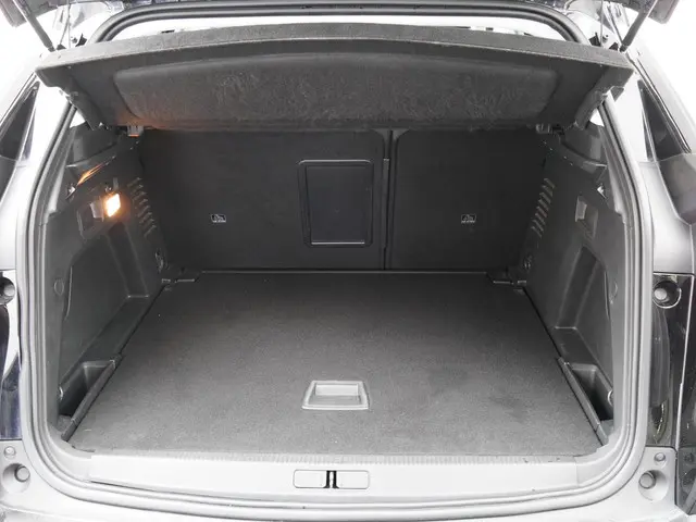 Peugeot 3008 1.2 PureTech Allure 2018 Benzine 9