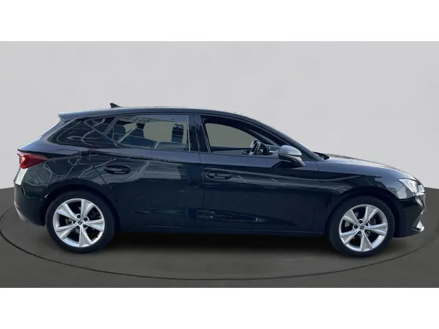 SEAT Leon 1.0 TSI FR Business Intense 2023 Benzine 6