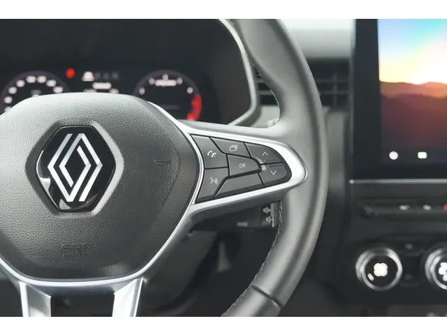 Renault Clio TCe 90 GPF Techno 2024 Benzine 36