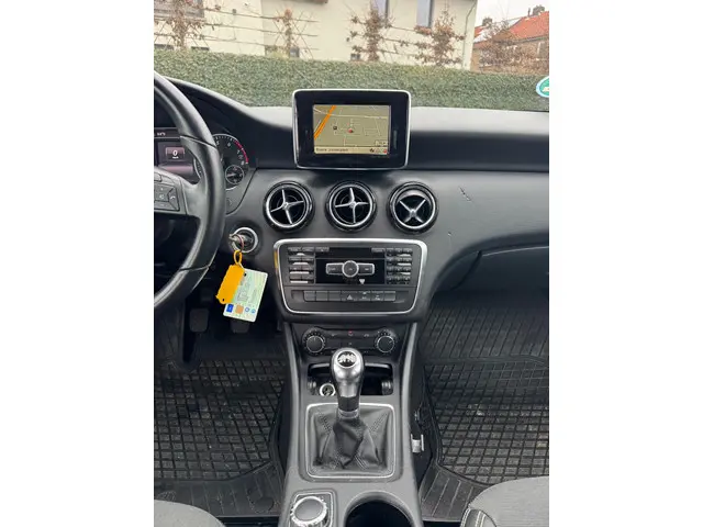 Mercedes-Benz A-Klasse 180 4U3 2014 Benzine 5