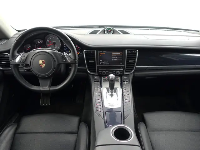 Porsche Panamera 3.0 4S Executive- 2014 Benzine 8