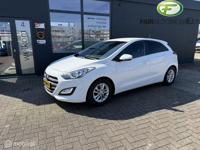 Hyundai i30 1.6 GDi GO! 2016 2017 Benzine 23