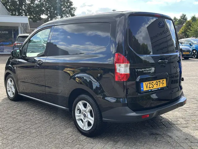 Ford Transit Courier 1.0 Limited EcoBoost S&S 2023 Benzine 5