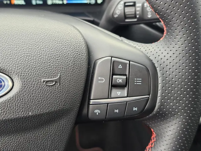 Ford Kuga 2.5 PHEV ST-Line X 2025 Hybride Benzine 17