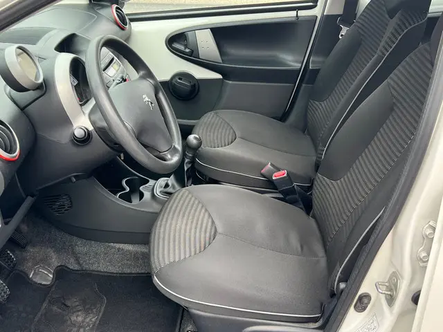 Peugeot 107 1.0 EXCLUSIVE NL-AUTO-NAP 2012 Benzine 10