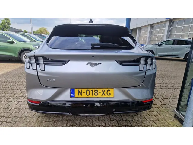 Ford Mustang Mach-E AWD 75 kWh 2021 Elektrisch 6