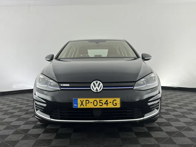 Volkswagen e-Golf 2