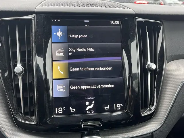 Volvo XC60 2.0 B4 R-Design 2021 Benzine 30