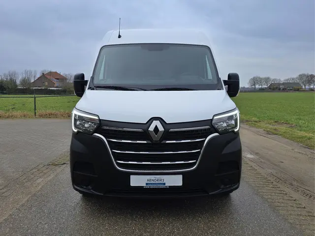 Renault Master T35 2.3 dCi 135 L3 H2 2022 Diesel 10