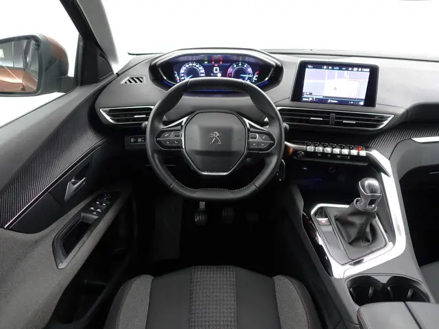 Peugeot 3008 1.2 PureTech GT Premium- 2020 Benzine 6