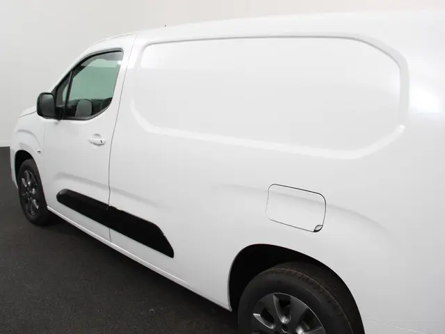 Opel Combo 1.5 BlueHDi 130 S&S L2 Automaat 2024 Diesel 12