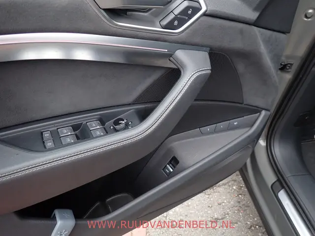 Audi Q8 e-tron 50 QUATTRO S-LINE 2023 Elektrisch 19