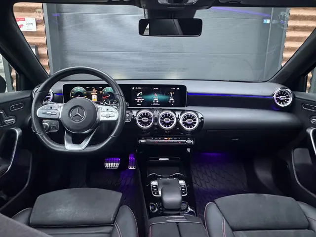 Mercedes-Benz A-Klasse 180 Premium Plus 2020 Benzine 19