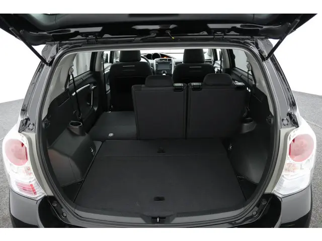 Toyota Verso 1.8 VVT-i SkyView Edition 2018 Benzine 23