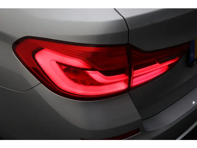 BMW 5 Serie Touring 520i High Executive 2018 Benzine 31