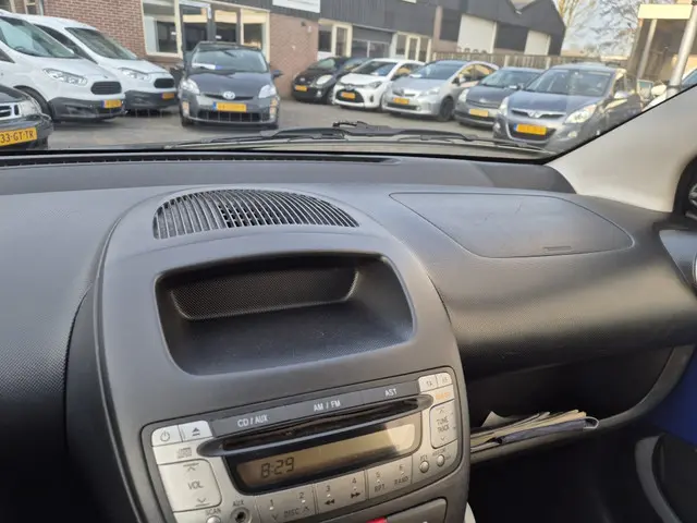 Peugeot 107 1.0 Access Accent Airco 2013 Benzine 14