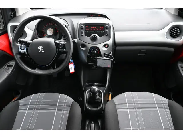Peugeot 108 1.0 e-VTi Active 2017 Benzine 4