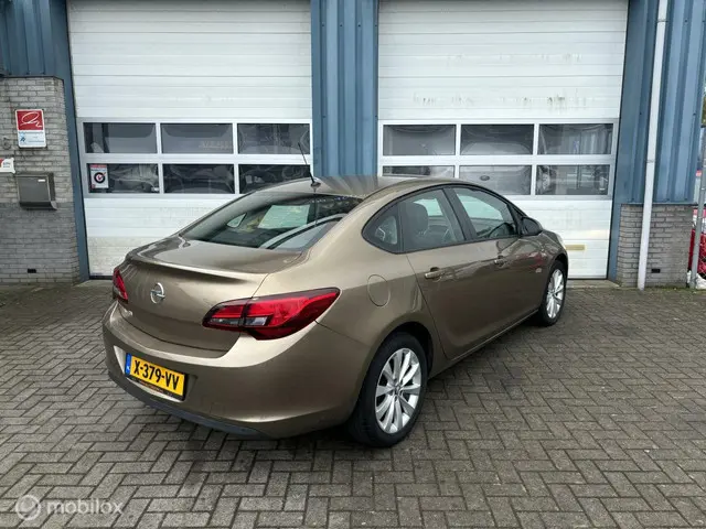 Opel Astra NOTCHBACK 1.6 Turbo Sport 2012 LPG/Gas 5