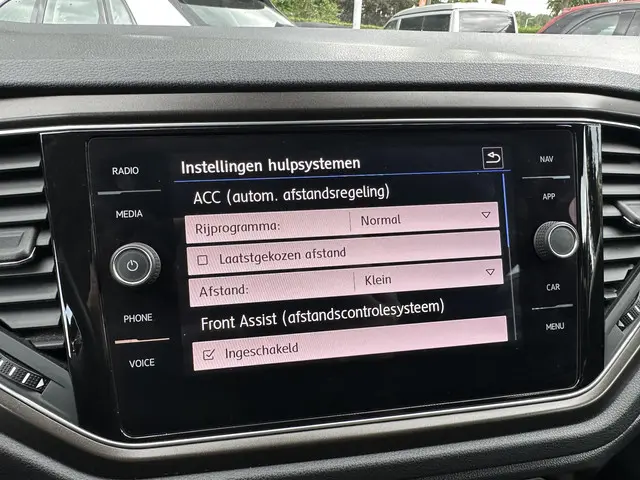 Volkswagen T-Roc 1.0 TSI Style 2018 Benzine 24