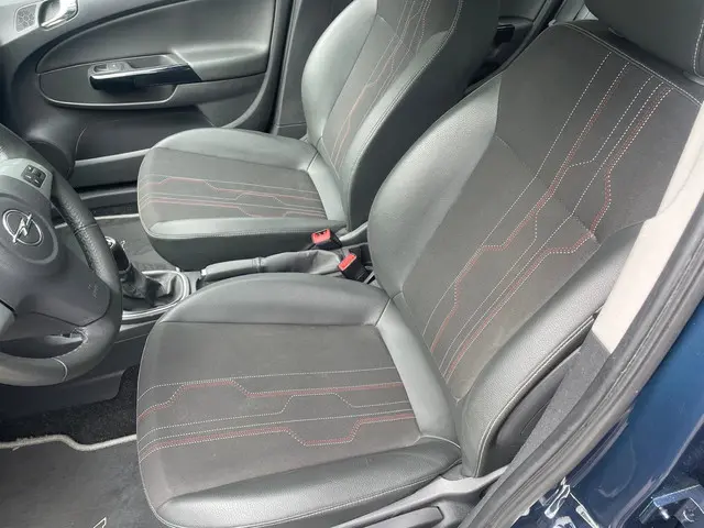 Opel Corsa 1.4-16V Anniversary Edition 2013 Benzine 12