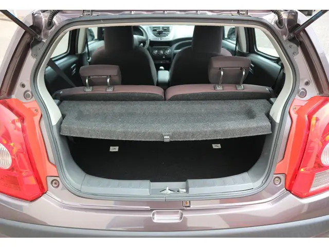 Nissan Pixo 1.0 Look Airco zeer weinig KM 2012 Benzine 8