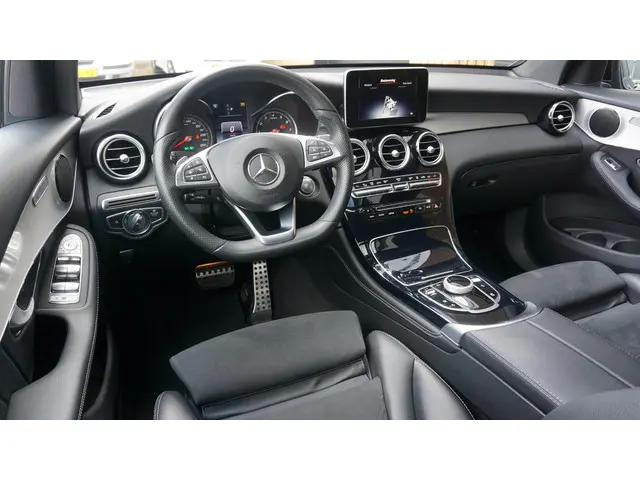 Mercedes-Benz GLC Coupé 300 245pk 4MATIC 2017 Benzine 9