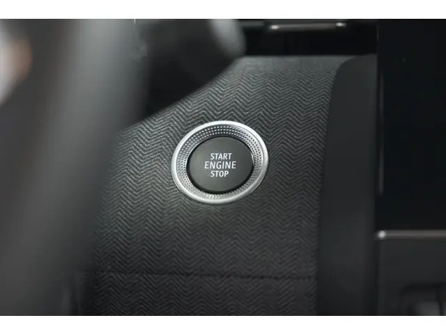 Renault Clio TCe 90 GPF techno 2025 Benzine 40