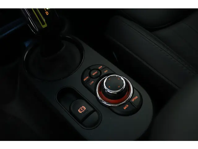 MINI Electric Cooper MINI Yours 33 kWh 2023 Elektrisch 23