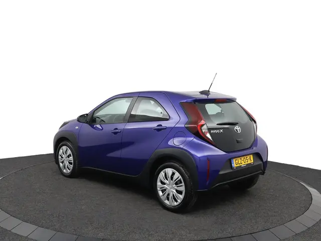 Toyota Aygo X 1.0 VVT-i MT Play 2024 Benzine 12