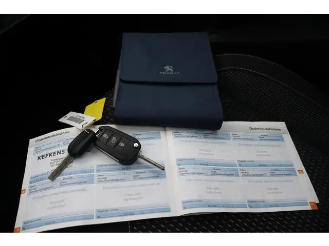 Peugeot 208 1.2 PureTech Allure 2015 Benzine 3