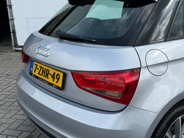 Audi A1 Sportback 1.2 TFSI Admired 2015 Benzine 12