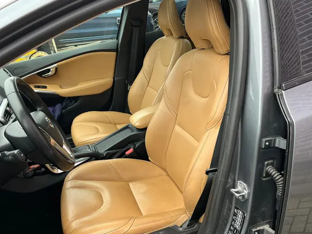 Volvo V40 Cross Country T3 Polar+ Luxury 2020 Benzine 4