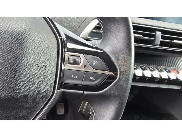 Peugeot 3008 1.2 PureTech Active 2018 Benzine 19