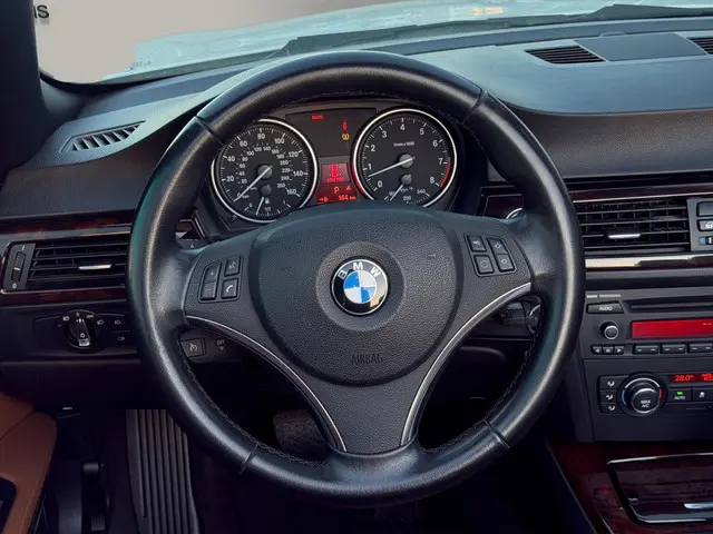 BMW 3 Serie 328i cabrio Xenon Automaat 2013 Benzine 9