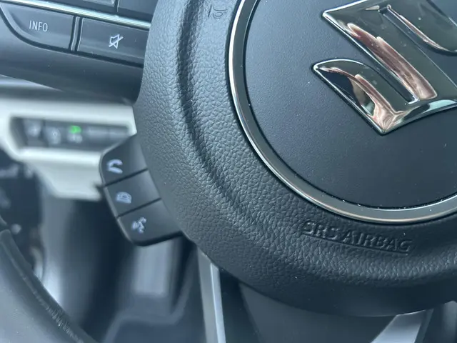 Suzuki Swift 1.2 Style Smart Hybrid 2025 Benzine 13