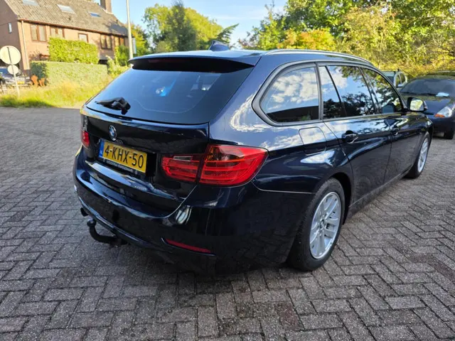 BMW 3 Serie Touring 316i Executive Sport 2013 Benzine 11