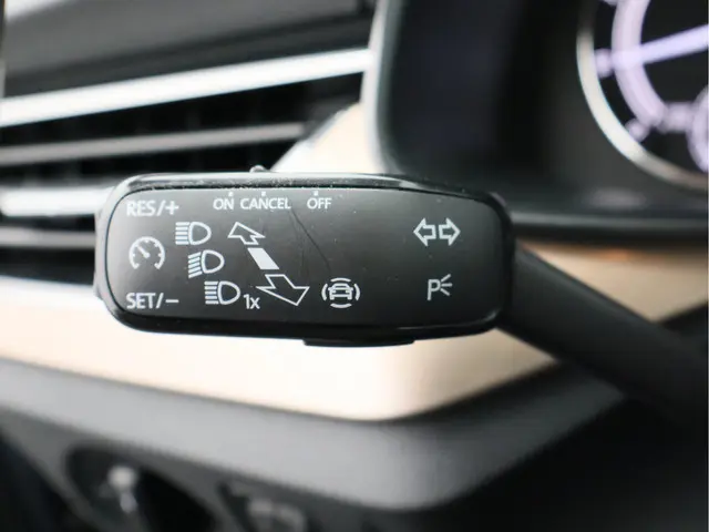 Škoda Kamiq 1.0 TSI Style/ lage km/ automaat! 2020 Benzine 12