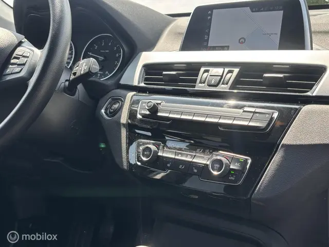 BMW X1 sDrive18i High Executive 2018 Benzine 15