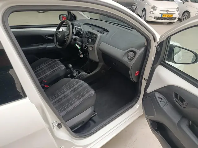 Peugeot 108 1.0 e-VTi Active 2018 Benzine 10