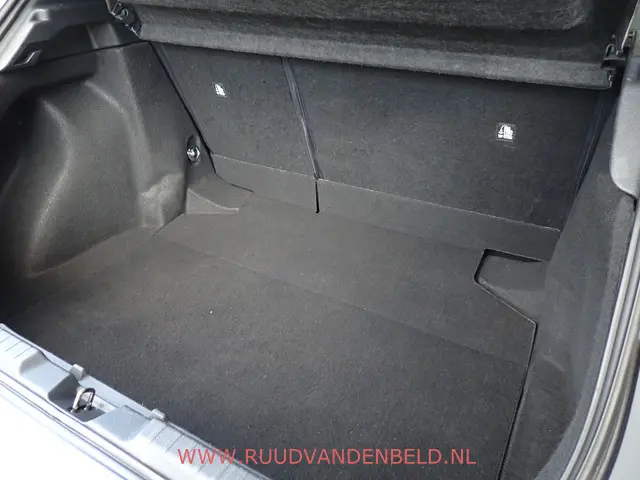 Toyota Corolla 1.8 Hybrid Business 2021 Hybride Benzine 30