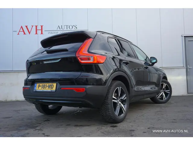 Volvo XC40 3