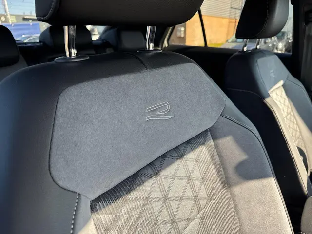 Volkswagen T-Roc 1.5 TSI R-Line 2024 Benzine 13