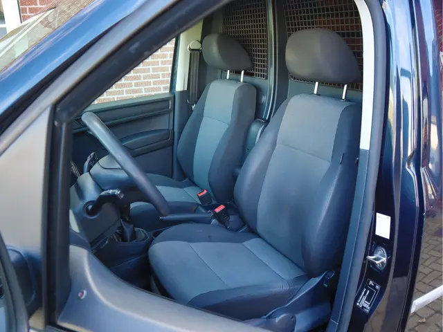 Volkswagen Caddy 2.0 TDI L1H1 BMT Trendline 2018 Diesel 6