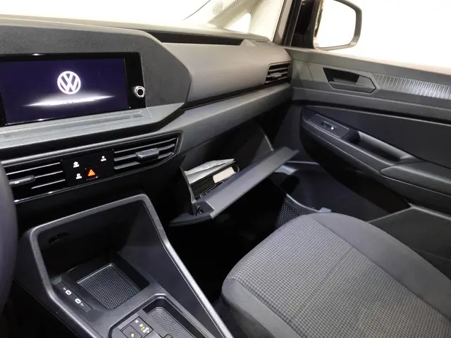 Volkswagen Caddy Cargo Maxi 2.0 TDI Style 2023 Diesel 18