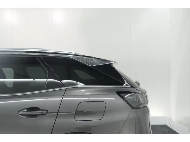 Peugeot 3008 HYbrid4 300 GT 2023 Hybride Benzine 24