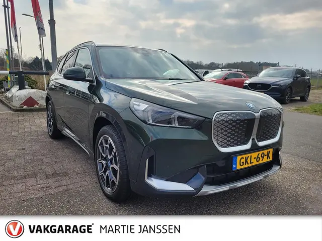 BMW iX1 3