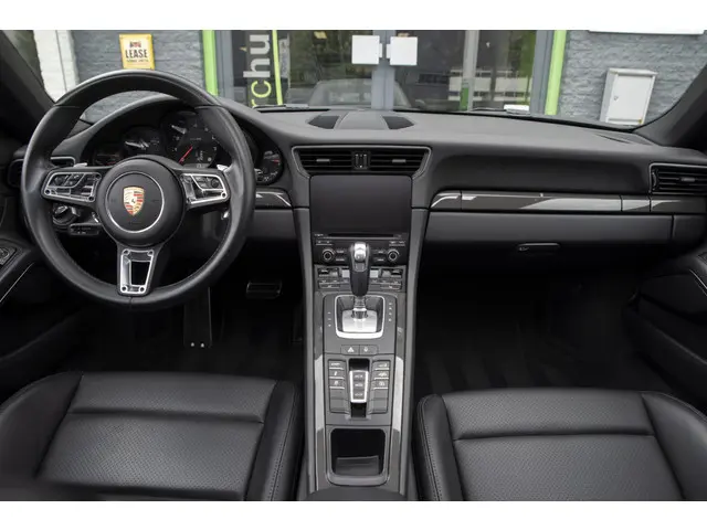 Porsche 911 3.0 Carrera 2018 Benzine 21