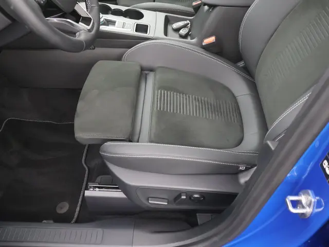 Ford Kuga 2.5 PHEV Active X 2025 Hybride Benzine 36