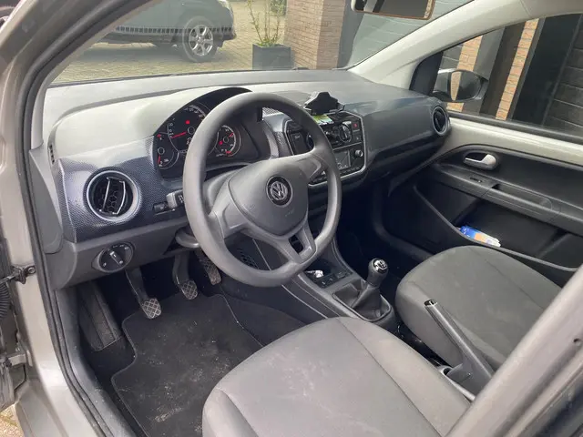 Volkswagen up! 1.0 BMT move up! 2019 Benzine 7