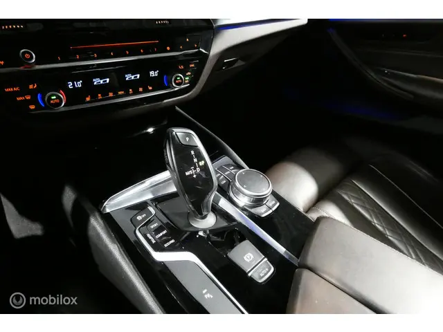 BMW 5 Serie 530i High Executive 2018 Benzine 16